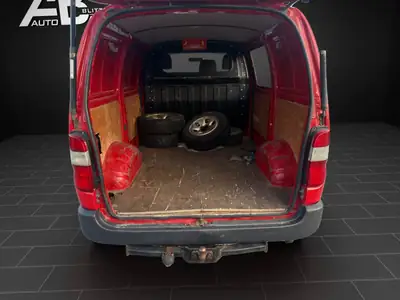 Toyota HI-ACE D-4D 4WD — Utilitaire robuste diesel, traction intégrale et faible kilométrage — Miniature 12