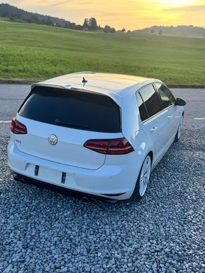 VW Golf GTI Performance — Sportive 230 ch, boîte manuelle, historique sans sinistre — rear view
