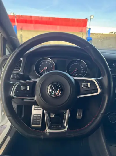 VW Golf GTI Performance — Sportive 230 ch, boîte manuelle, historique sans sinistre — detail