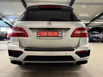 Mercedes-Benz ML 63 AMG — SUV haute performance, 557 ch et transmission intégrale — arrière