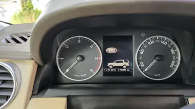 Land Rover Discovery 3.0 SDV6 256 — SUV 7 places robuste, 179'000 km — intérieur