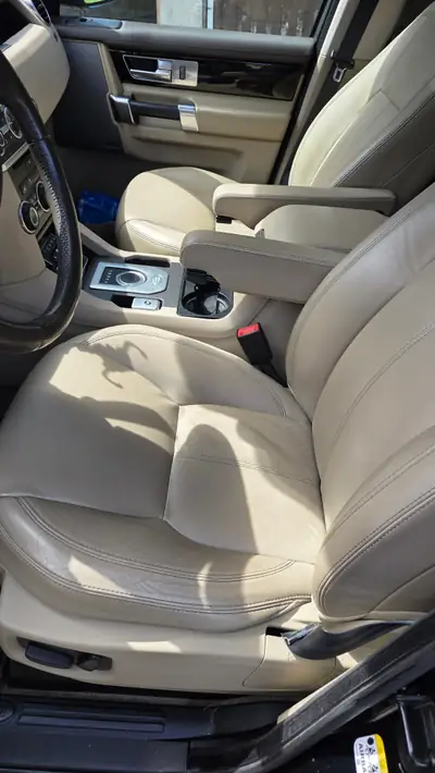 Land Rover Discovery 3.0 SDV6 256 — SUV 7 places robuste, 179'000 km — Miniature 7