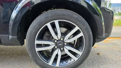 Land Rover Discovery 3.0 SDV6 256 — SUV 7 places robuste, 179'000 km — Miniature 14