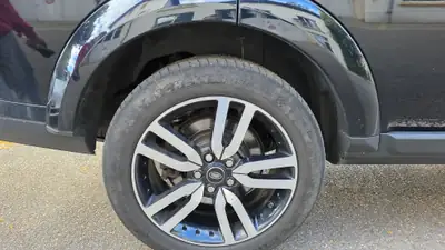 Land Rover Discovery 3.0 SDV6 256 — SUV 7 places robuste, 179'000 km — Miniature 13