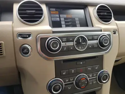 Land Rover Discovery 3.0 SDV6 256 — SUV 7 places robuste, 179'000 km — Miniature 16