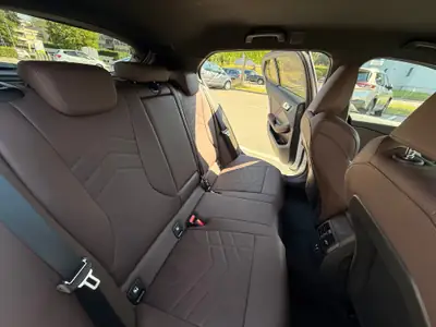 BMW 120d M Sport Steptronic — Berline dynamique, modèle 2024, très faible kilométrage — Miniatur 11