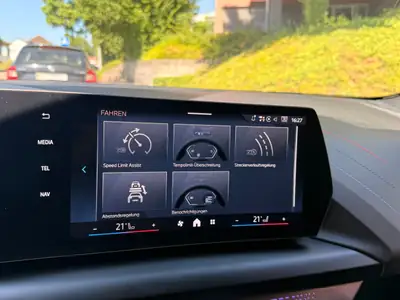 BMW 120d M Sport Steptronic — Berline dynamique, modèle 2024, très faible kilométrage — Miniatur 14