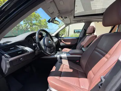 BMW X5 35i xDrive 2012 — SUV premium performant, sans sinistre — tableau de bord