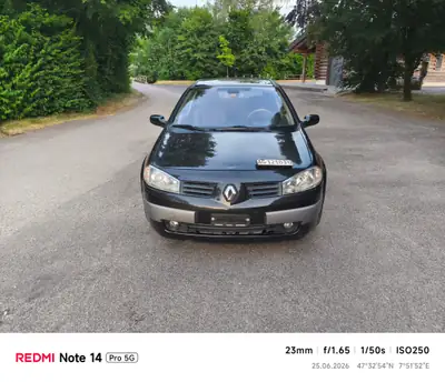 Renault Megane 2.0 16V — Berline fiable des années 2000, entretien à jour — Außenansicht