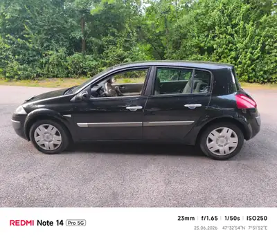 Renault Megane 2.0 16V — Berline fiable des années 2000, entretien à jour — Seitenansicht