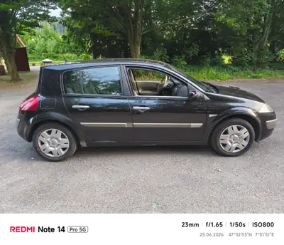 Renault Megane 2.0 16V — Berline fiable des années 2000, entretien à jour — Innenraum