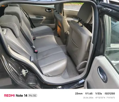 Renault Megane 2.0 16V — Berline fiable des années 2000, entretien à jour — Detail
