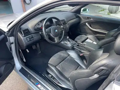 BMW M3 Coupé 2002 — Légendaire propulsion 343 ch, historique sans sinistre — interni