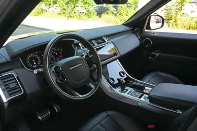 Land Rover Range Rover Sport D300 — SUV premium hybride diesel, entretien Land Rover — Miniature 12