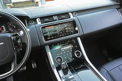 Land Rover Range Rover Sport D300 — SUV premium hybride diesel, entretien Land Rover — Miniature 13