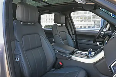 Land Rover Range Rover Sport D300 — SUV premium hybride diesel, entretien Land Rover — Miniature 17