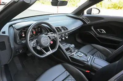 Audi R8 Spyder RWD S-Tronic — Superbe cabriolet 540 ch, 15'000 km seulement — Miniature 9