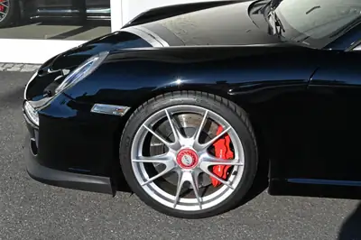 Porsche 911 GT3 — Le purisme sportif incarné, 28000 km seulement — Miniature 7