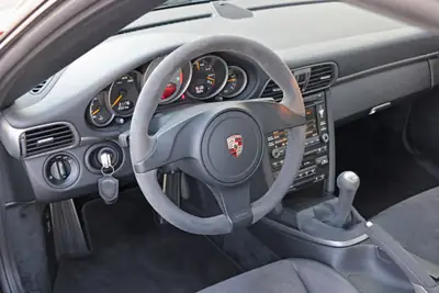Porsche 911 GT3 — Le purisme sportif incarné, 28000 km seulement — Miniature 16
