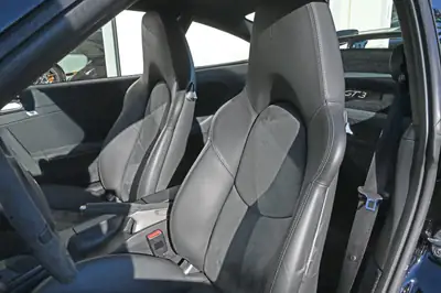 Porsche 911 GT3 — Le purisme sportif incarné, 28000 km seulement — Miniature 18