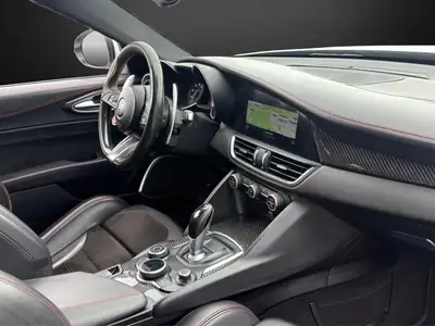 Alfa Romeo Giulia 2.9 V6 Quadrifoglio — 510 ch, berline sportive italienne d'exception — Thumbnail 10