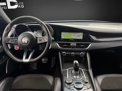 Alfa Romeo Giulia 2.9 V6 Quadrifoglio — 510 ch, berline sportive italienne d'exception — Thumbnail 11