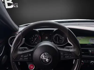 Alfa Romeo Giulia 2.9 V6 Quadrifoglio — 510 ch, berline sportive italienne d'exception — Thumbnail 12