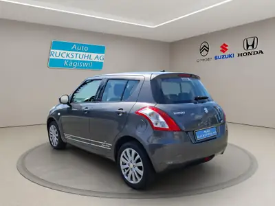 Suzuki Swift 1.2 GL Top — Citadine polyvalente 4x4, 240 000 km — tableau de bord