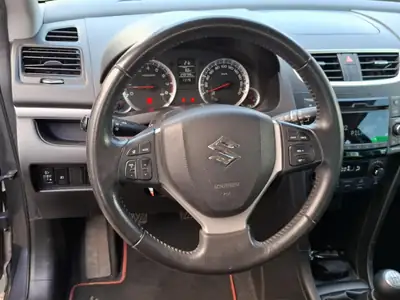 Suzuki Swift 1.2 GL Top — Citadine polyvalente 4x4, 240 000 km — Miniature 7