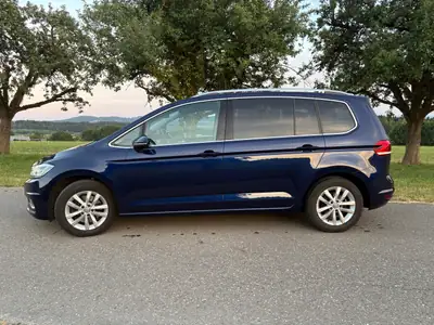 VW Touran 1.6 TDI DSG — Monospace 7 places, équipé Highline, pneus neufs — Seitenansicht