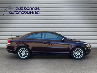 Volvo C70 T5 Summum 2006 — Cabriolet élégant, moteur 220 ch, bon état général — détail