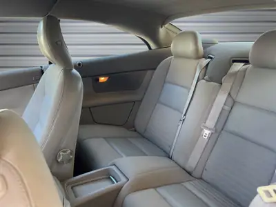 Volvo C70 T5 Summum 2006 — Cabriolet élégant, moteur 220 ch, bon état général — Miniature 10