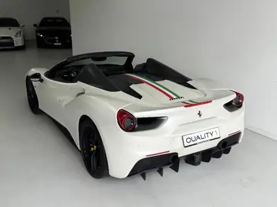 Ferrari 488 Spider 3.9 Turbo — Cabriolet légendaire, boîte d'origine garantie 2 ans — Heckansicht