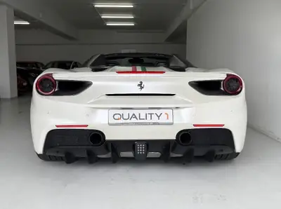 Ferrari 488 Spider 3.9 Turbo — Cabriolet légendaire, boîte d'origine garantie 2 ans — Innenraum