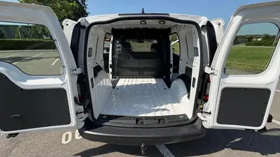 VW Caddy 1.5 TSI 114 DSG — Monospace pratique, faible kilométrage et sans sinistre — Heckansicht
