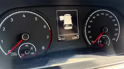 VW Caddy 1.5 TSI 114 DSG — Monospace pratique, faible kilométrage et sans sinistre — Miniatur 9