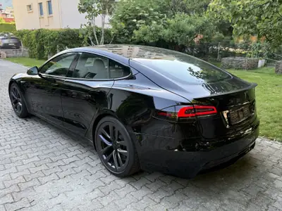 Tesla Model S Plaid 2022 — 1'266 ch, Full Self-Driving, 2 jeux de jantes — interior