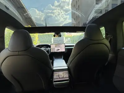 Tesla Model S Plaid 2022 — 1'266 ch, Full Self-Driving, 2 jeux de jantes — detail