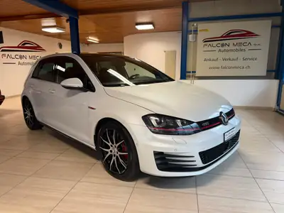 VW Golf 2.0 TSI GTI Performance DSG — Sportive dynamique, 230 ch et boîte auto — fianco