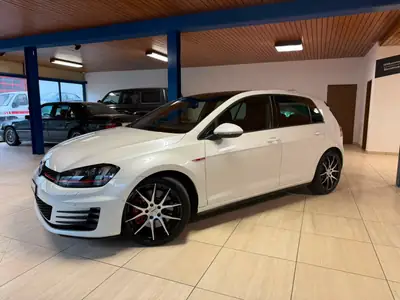VW Golf 2.0 TSI GTI Performance DSG — Sportive dynamique, 230 ch et boîte auto — interni