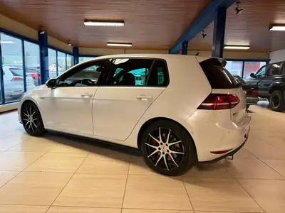 VW Golf 2.0 TSI GTI Performance DSG — Sportive dynamique, 230 ch et boîte auto — Miniatura 7