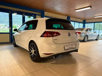 VW Golf 2.0 TSI GTI Performance DSG — Sportive dynamique, 230 ch et boîte auto — Miniatura 8