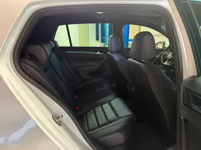 VW Golf 2.0 TSI GTI Performance DSG — Sportive dynamique, 230 ch et boîte auto — Miniatura 23