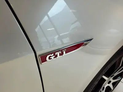 VW Golf 2.0 TSI GTI Performance DSG — Sportive dynamique, 230 ch et boîte auto — Miniatura 24