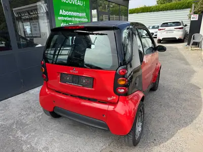 Smart Fortwo Pure 2003 — Citadine iconique, rouge métallisé, essence économique — interni