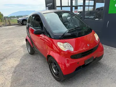 Smart Fortwo Pure 2003 — Citadine iconique, rouge métallisé, essence économique — cruscotto