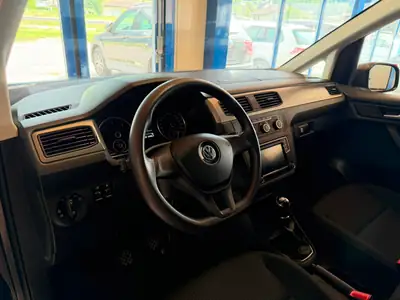 VW Caddy Maxi 2.0 TDI Comfortline 4Motion — Monospace polyvalent 7 places, 4×4 intégral — Miniatur 18