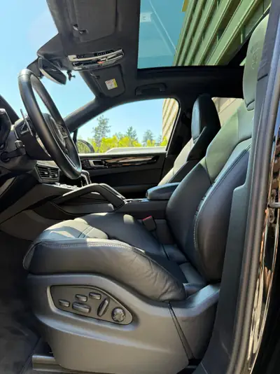 Porsche Cayenne GTS 2023 — SUV sportif 460 ch, première main CH, 76 000 km — Miniature 9