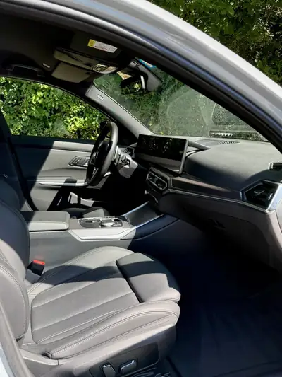 BMW 318 M Estate 2024 — Break sportif, 36 500 km seulement — Armaturenbrett