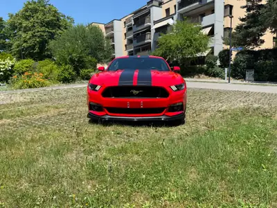 Ford Mustang 5.0 V8 GT — Légende américaine, 421 ch et design iconique — cruscotto